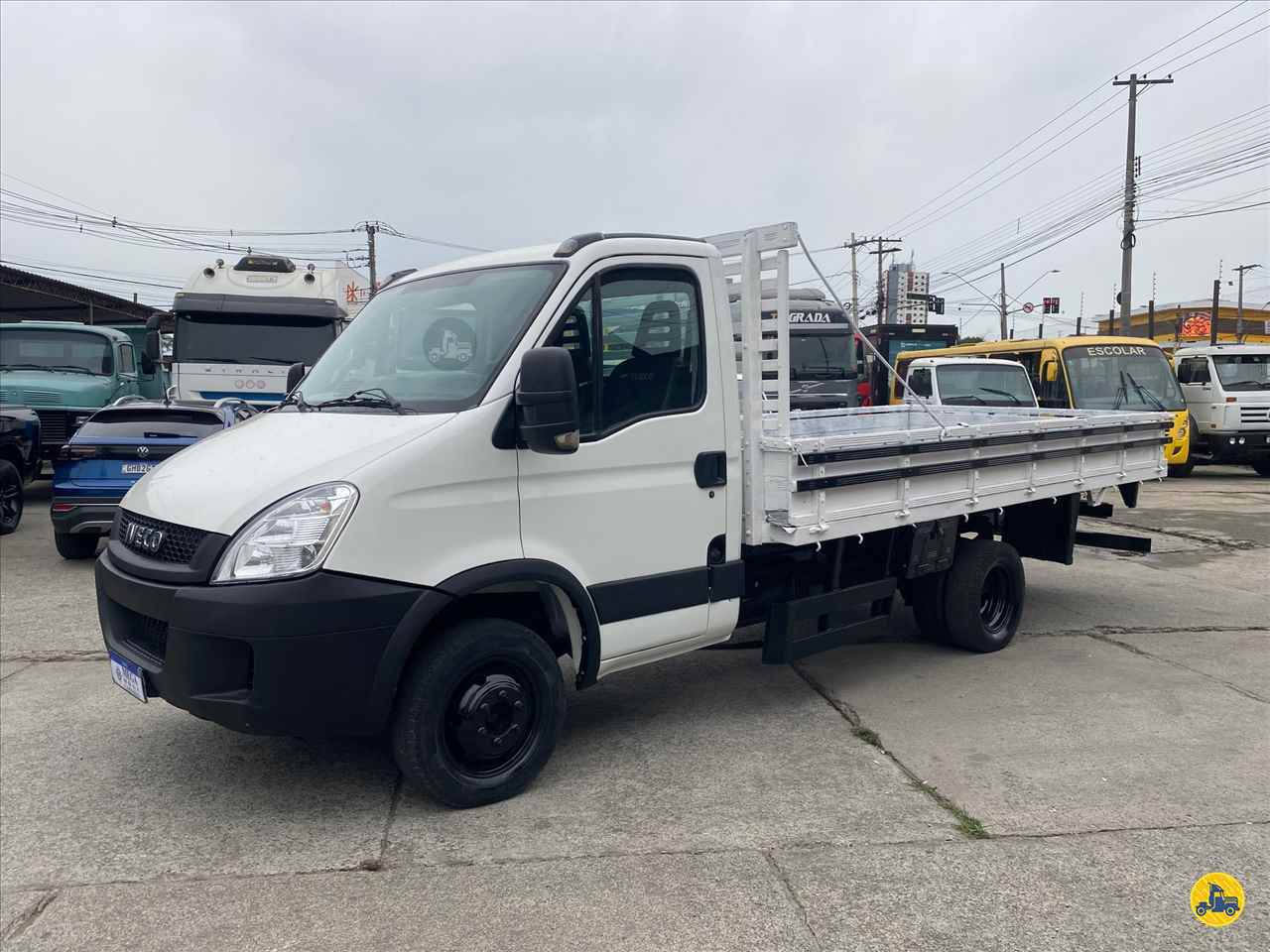 CAMINHAO IVECO DAILY 55c17 Carga Seca 3/4 4x2 Mega Mogi Caminhões MOGI DAS CRUZES SÃO PAULO SP