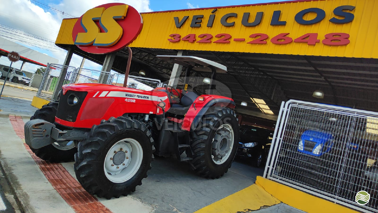 TRATOR MASSEY FERGUSON MF 4292 Tração 4x4 SS Veículos IRATI PARANÁ PR
