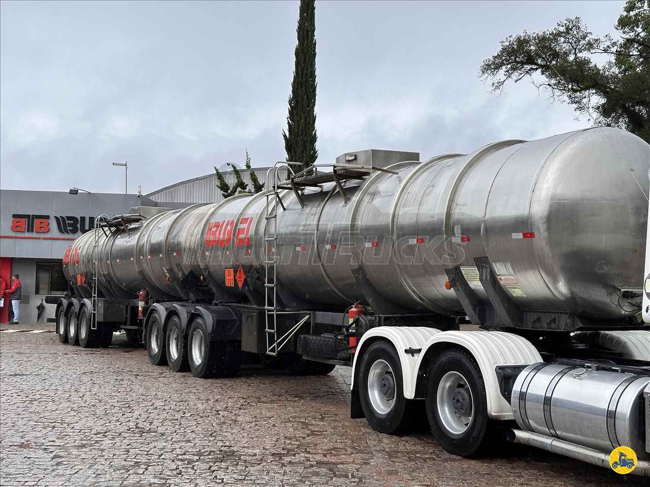 CARRETA BITREM 9 EIXOS TANQUE AÇO Multitrucks Seminovos SAO JOSE DOS PINHAIS PARANÁ PR