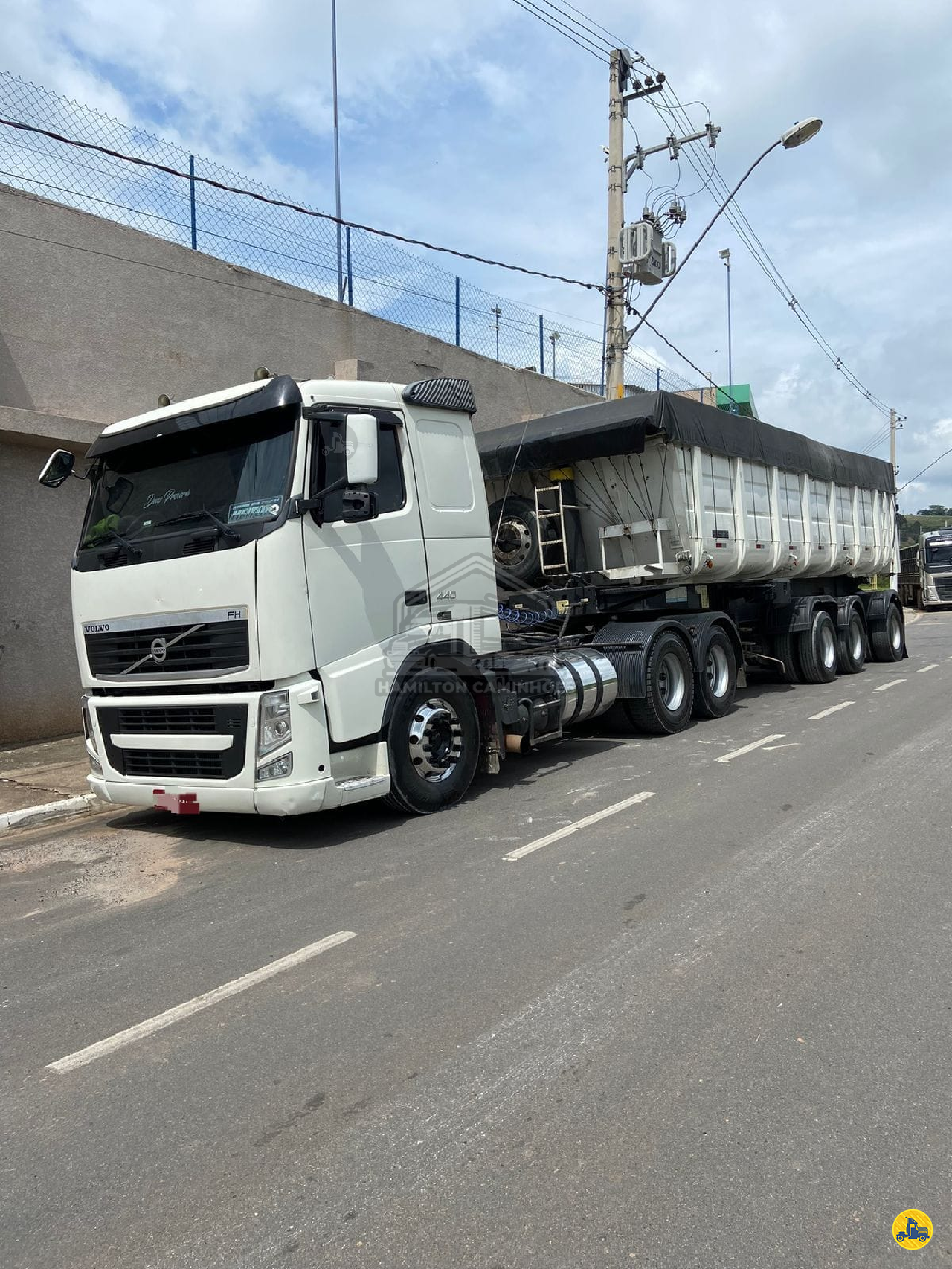 CAMINHAO VOLVO VOLVO FM 440 Cavalo Mecânico Cavalo 6x2 Hamilton Caminhões LIMEIRA SÃO PAULO SP