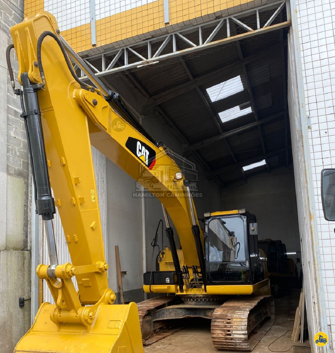 ESCAVADEIRA CATERPILLAR 320D2 Hamilton Caminhões LIMEIRA SÃO PAULO SP
