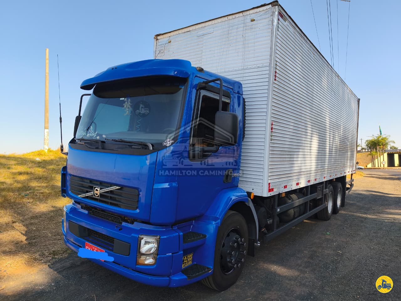 CAMINHAO VOLVO VOLVO VM 260 Baú Furgão Cavalo 6x2 Hamilton Caminhões LIMEIRA SÃO PAULO SP