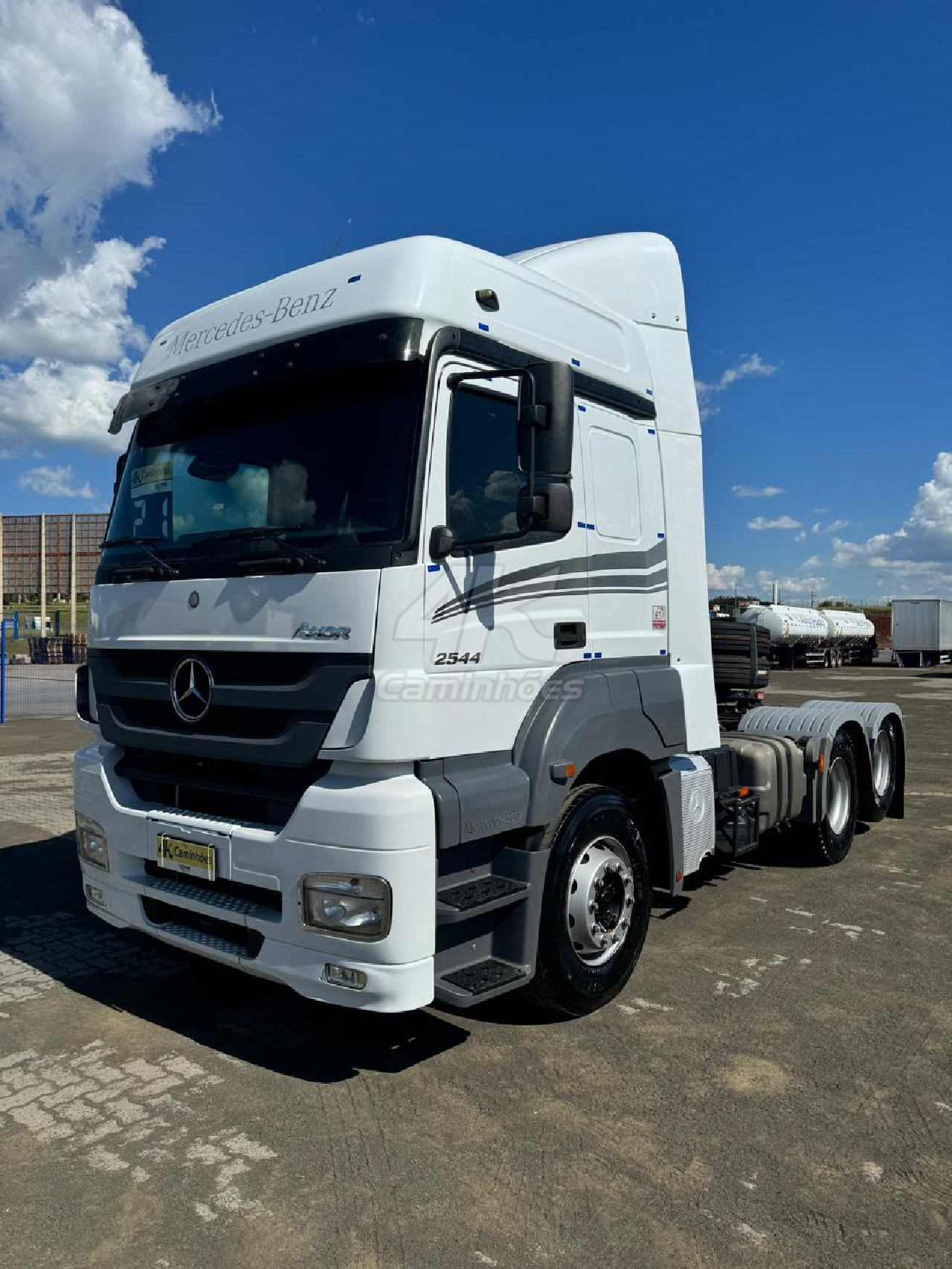 CAMINHAO MERCEDES-BENZ MB 2544 Cavalo Mecânico Cavalo 6x2 4K Caminhões - Araras ARARAS SÃO PAULO SP