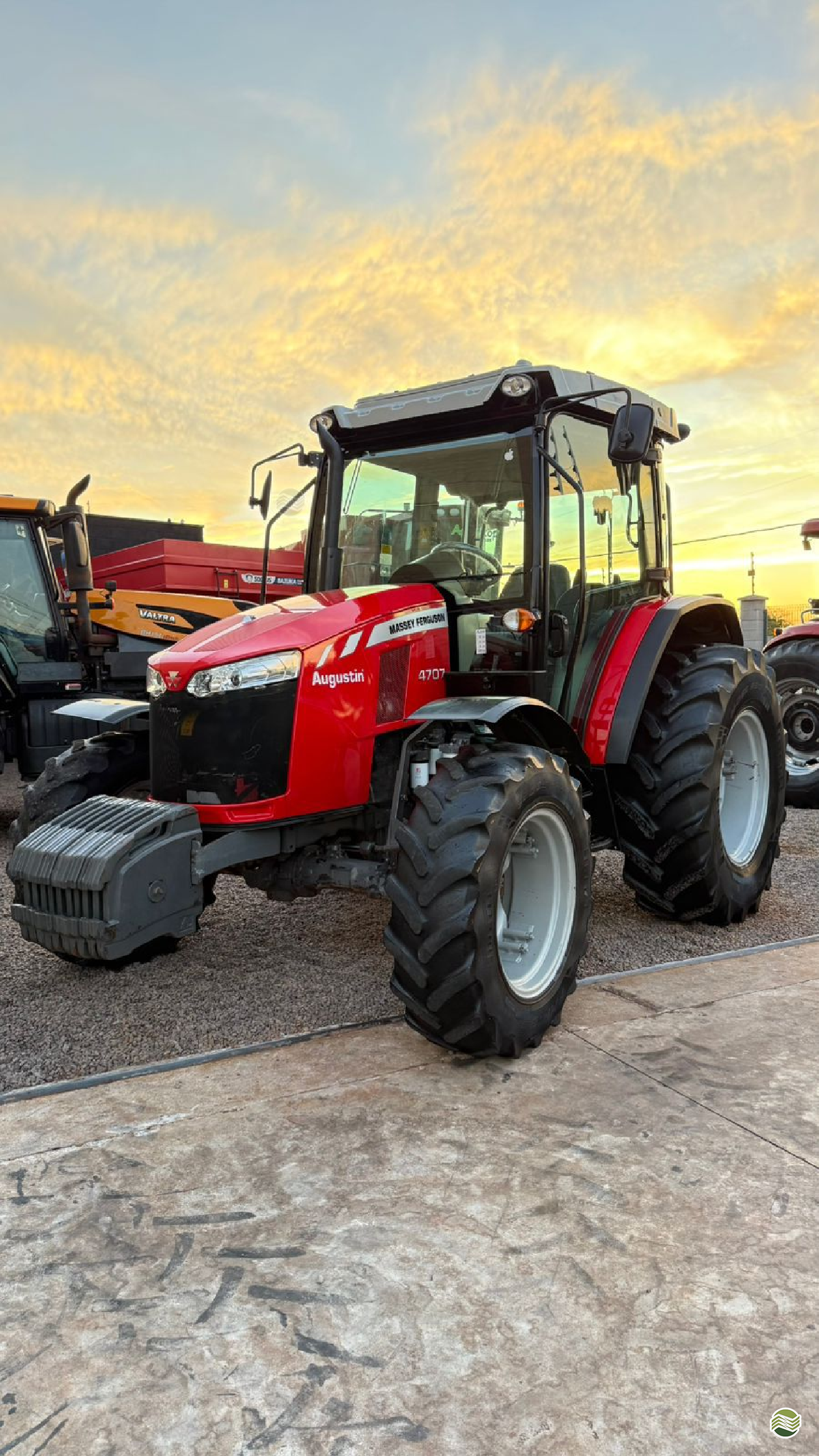 TRATOR MASSEY FERGUSON MF 4707 Tração 4x4 Agro Oliveira Máquinas IRETAMA PARANÁ PR