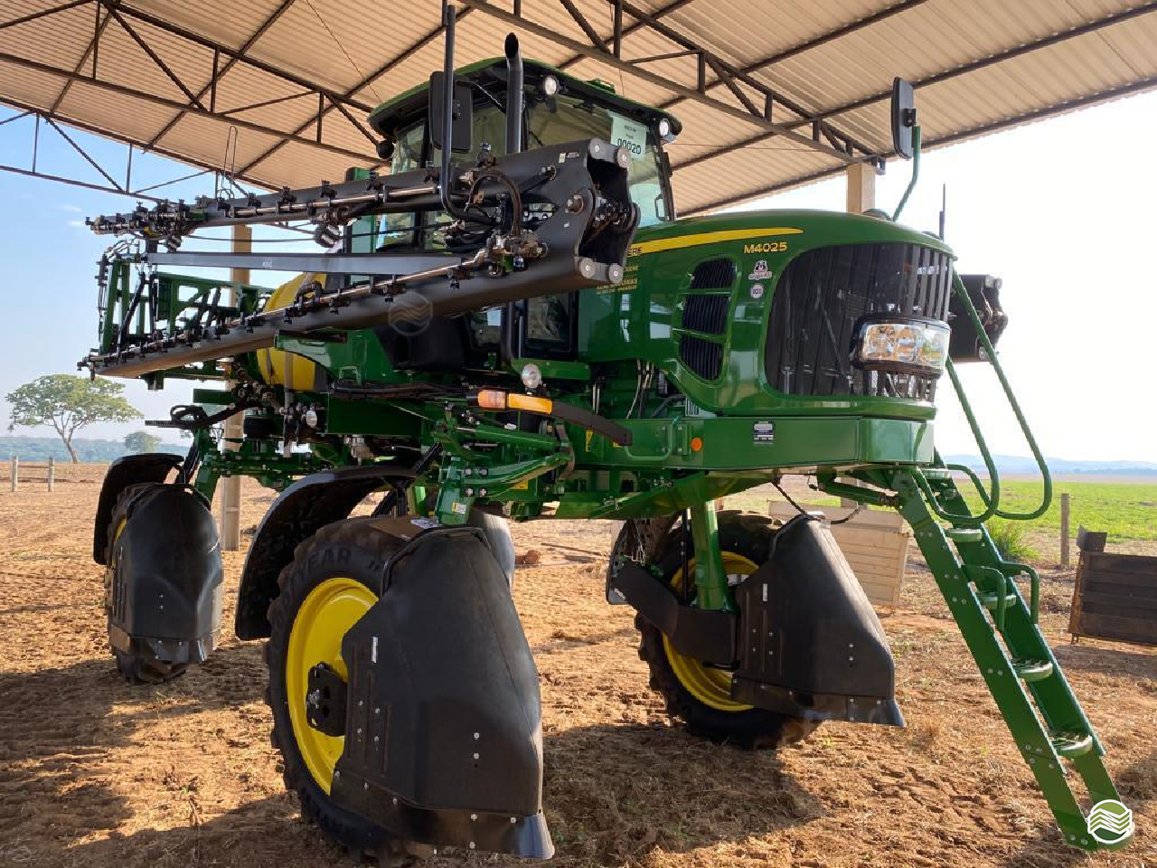 PULVERIZADOR JOHN DEERE JOHN DEERE M4025 Tração 4x4 Grupo Reimac JATAI GOIAS GO