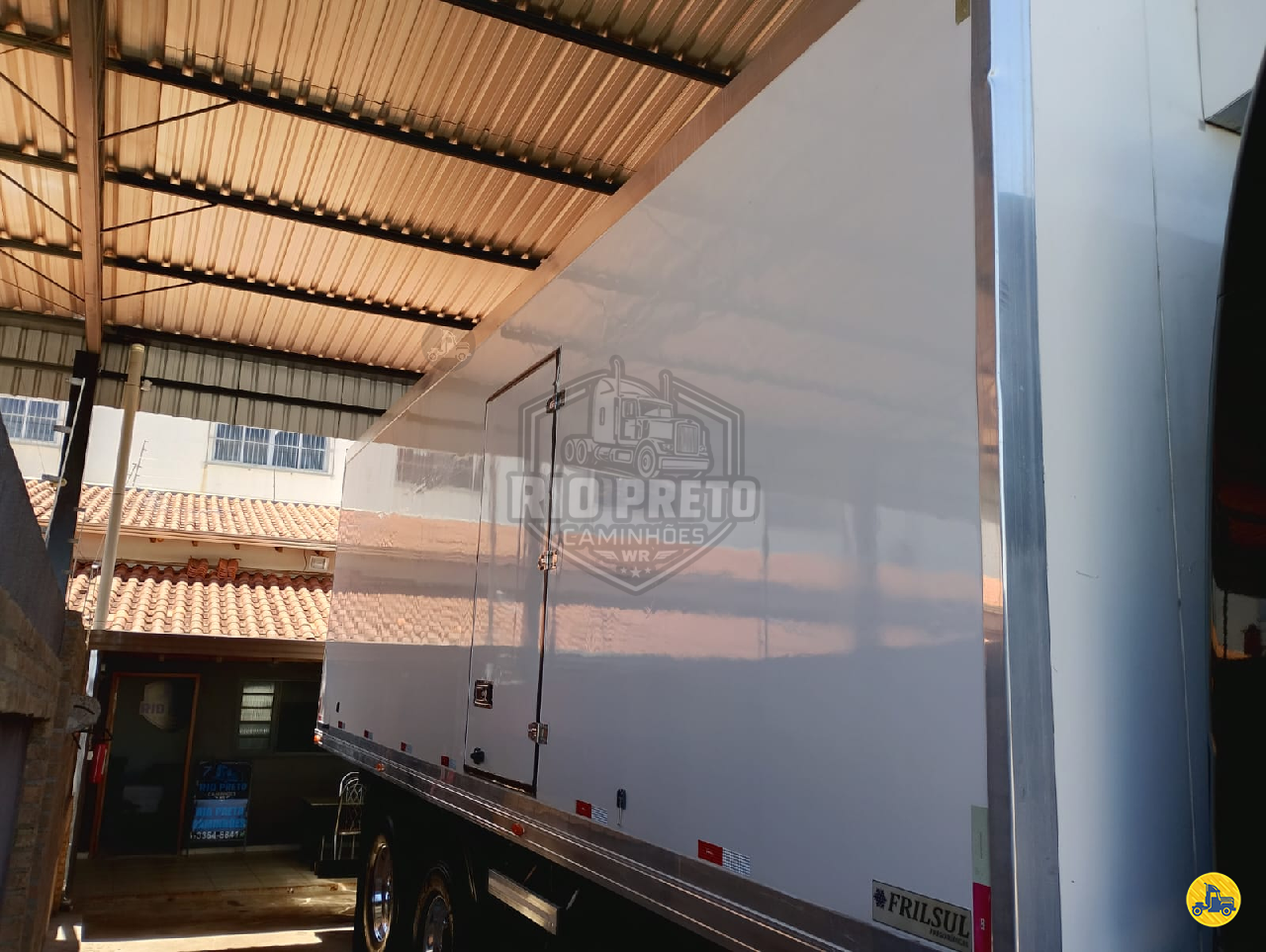 CARROCERIA SOBRE CHASSI  TRUCK BAU FRIGORIFICO Rio Preto Caminhões São José do Rio Preto SÃO PAULO SP