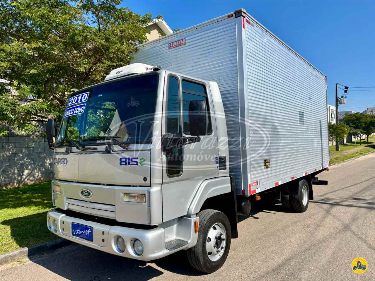 CAMINHAO FORD CARGO 815 Baú Furgão 3/4 4x2 Vittorazzi Automóveis  CURITIBA PARANÁ PR