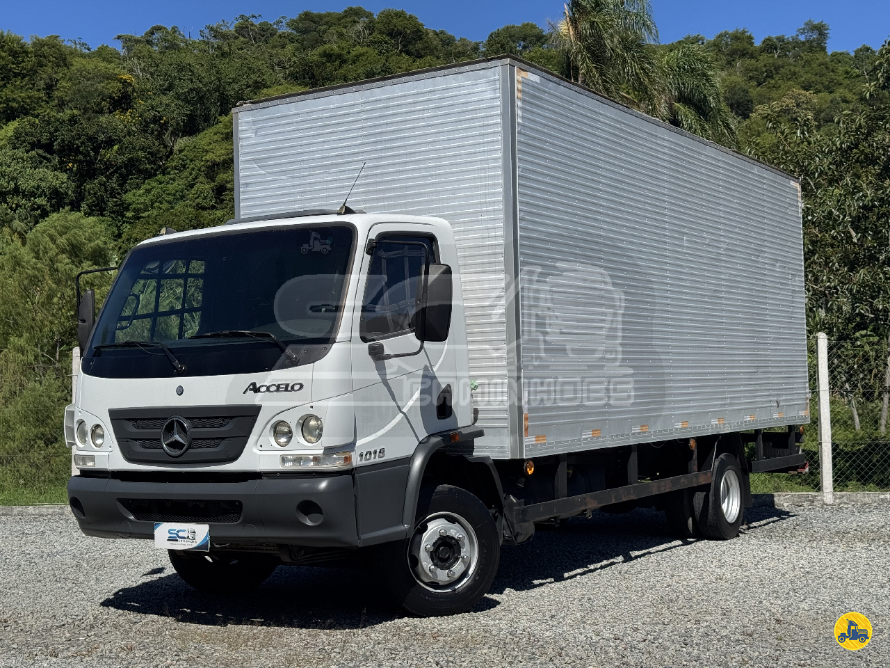 CAMINHAO MERCEDES-BENZ MB 1016 Baú Furgão 3/4 4x2 SC Caminhões BALNEARIO CAMBORIU SANTA CATARINA SC