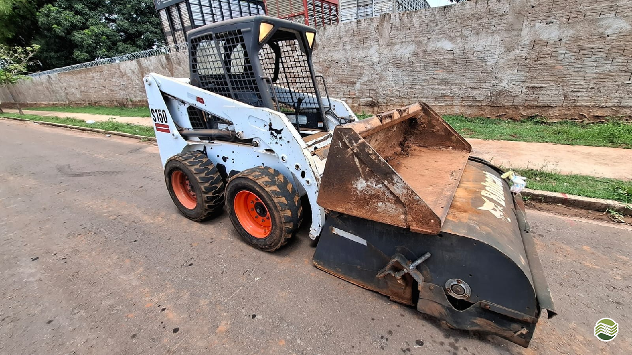 MINI CARREGADEIRA BOBCAT S150 Viamaq Tratores e Peças CAMPO GRANDE MATO GROSSO DO SUL MS