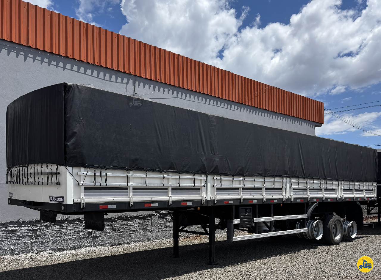 CARRETA SEMI-REBOQUE GRANELEIRO SKR Caminhões e Carretas LONDRINA PARANÁ PR