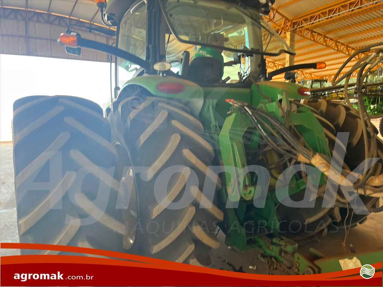 TRATOR JOHN DEERE JOHN DEERE 8335R Tração 4x4 Agromak Máquinas Agrícolas CAMPO VERDE MATO GROSSO MT