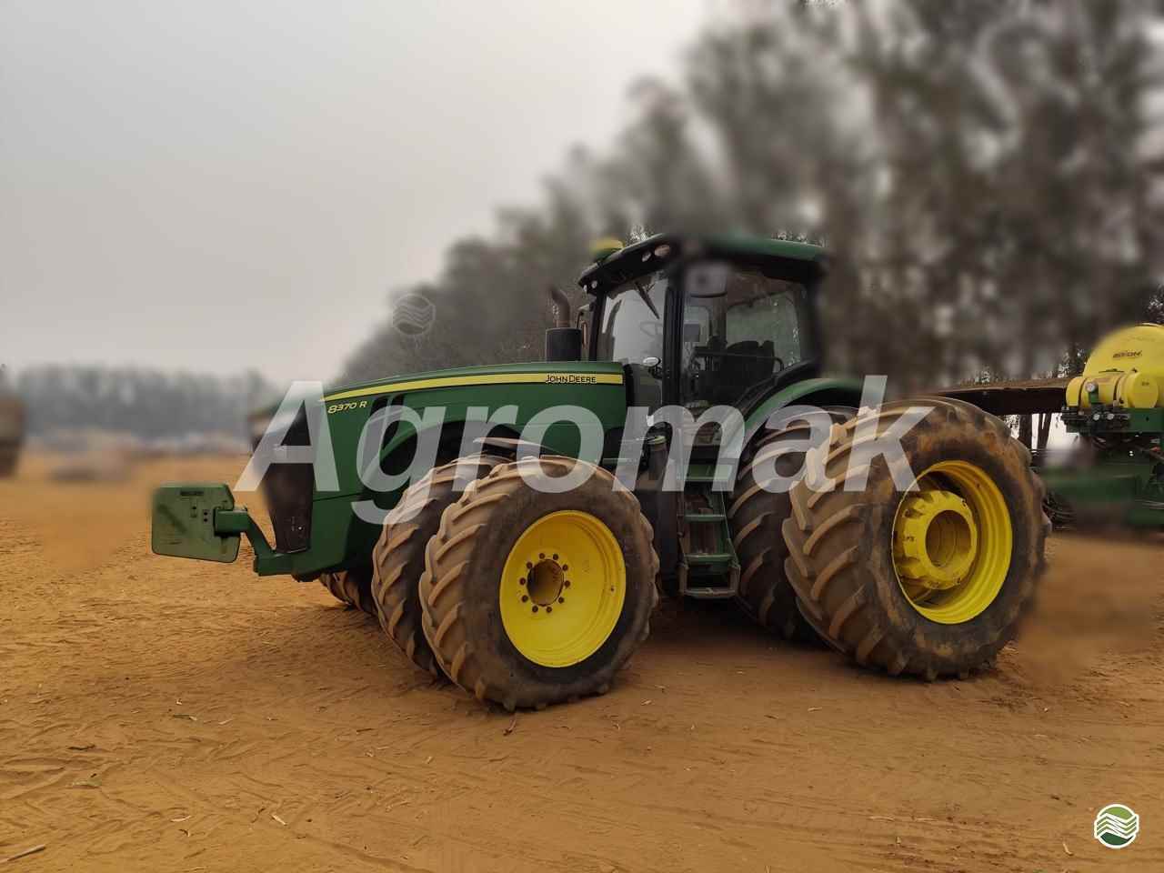 TRATOR JOHN DEERE JOHN DEERE 8370R Tração 4x4 Agromak Máquinas Agrícolas CAMPO VERDE MATO GROSSO MT