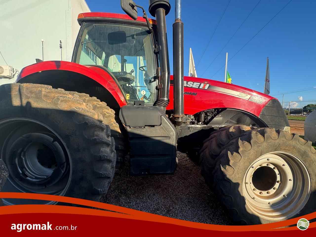 TRATOR CASE MAGNUM 235 Tração 4x4 Agromak Máquinas Agrícolas CAMPO VERDE MATO GROSSO MT