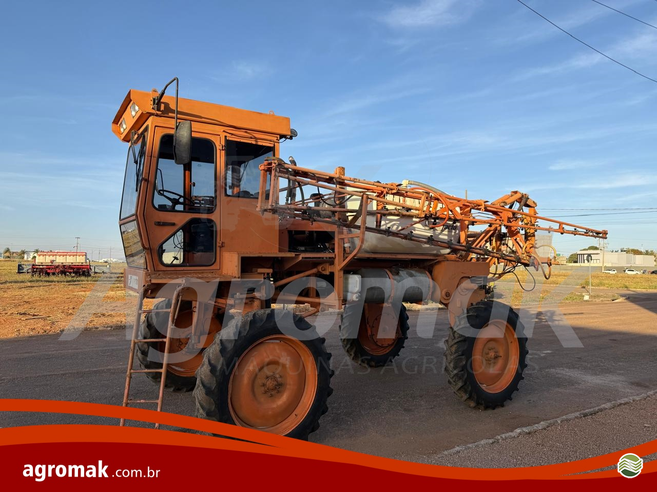 PULVERIZADOR JACTO UNIPORT 2000 Tração 4x4 Agromak Máquinas Agrícolas CAMPO VERDE MATO GROSSO MT