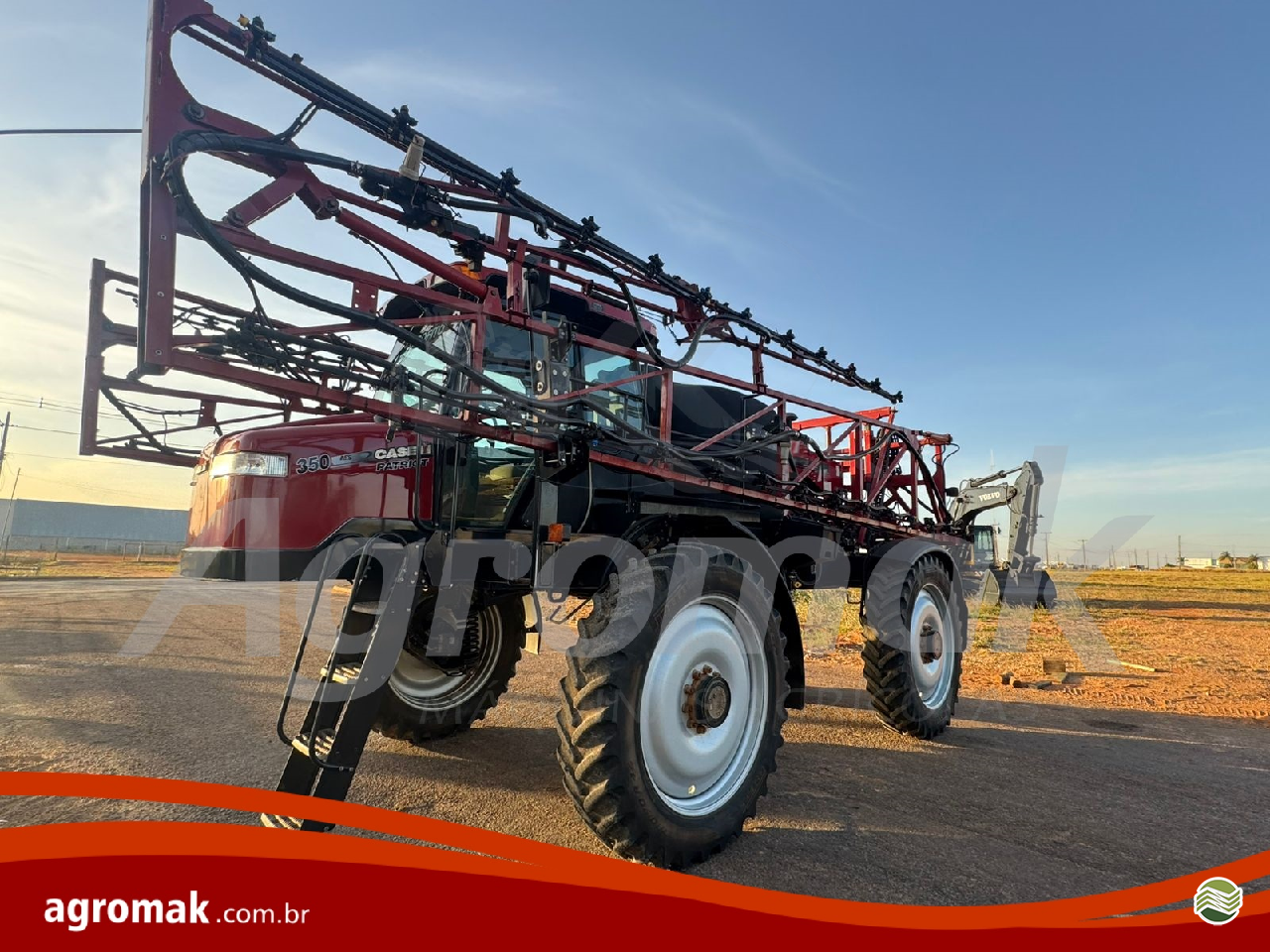 PULVERIZADOR CASE PATRIOT 350 Tração 4x4 Agromak Máquinas Agrícolas CAMPO VERDE MATO GROSSO MT