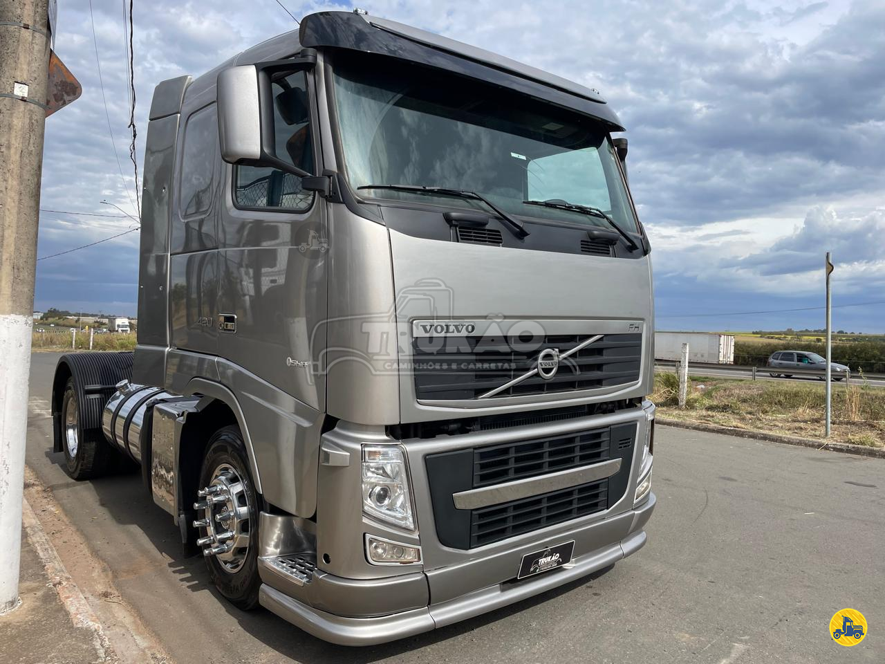 CAMINHAO VOLVO VOLVO FH 420 Cavalo Mecânico Cavalo 4x2 Trukão Caminhões MOGI-MIRIM SÃO PAULO SP