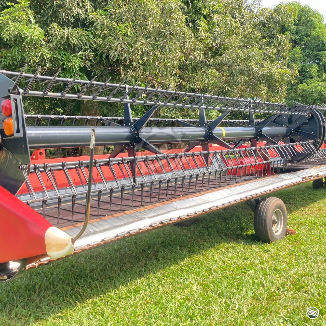 PLATAFORMA COLHEITADEIRA CASE TERRAFLEX 3162 JL Representações Agrícolas DOURADOS MATO GROSSO DO SUL MS