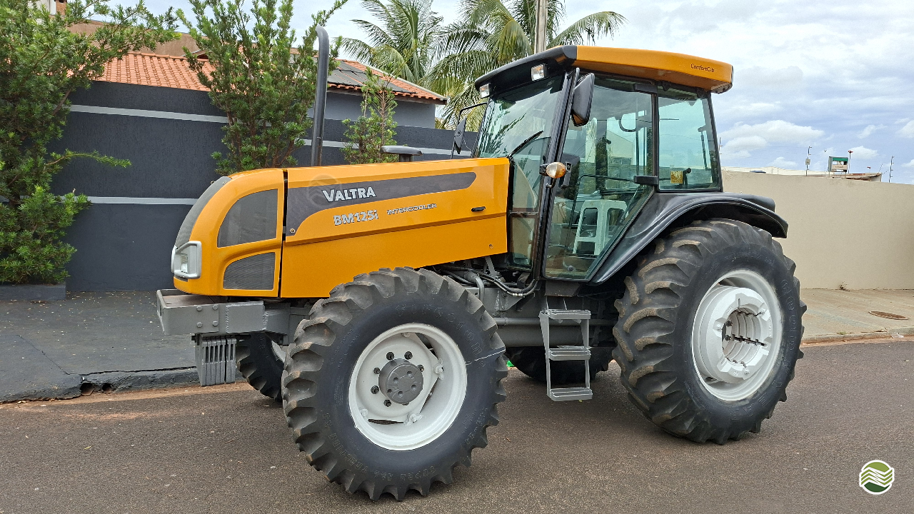 TRATOR VALTRA VALTRA BM 125 Tração 4x4 Valdomiro Tratores ITURAMA MINAS GERAIS MG