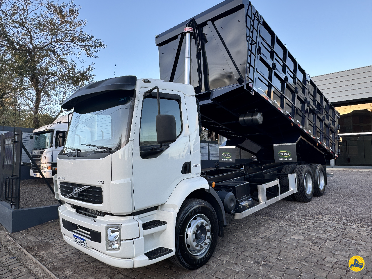 CAMINHAO VOLVO VOLVO VM 260 Caçamba Basculante Truck 6x2 Agro Caminhão - Caminhões e Máquinas Agrícolas CARAZINHO RIO GRANDE DO SUL RS