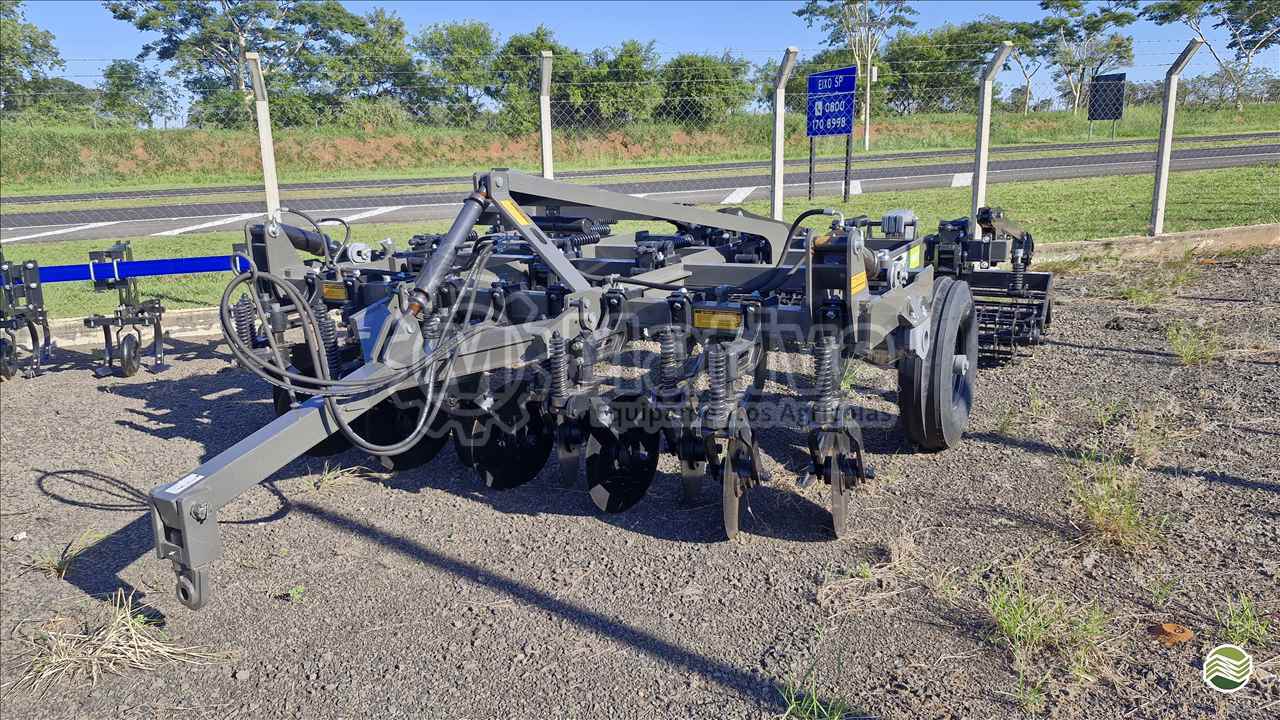 IMPLEMENTOS AGRICOLAS ESCARIFICADOR 11 HASTES DISCO CORTE Mative Equipamentos Agrícolas  MARTINOPOLIS SÃO PAULO SP