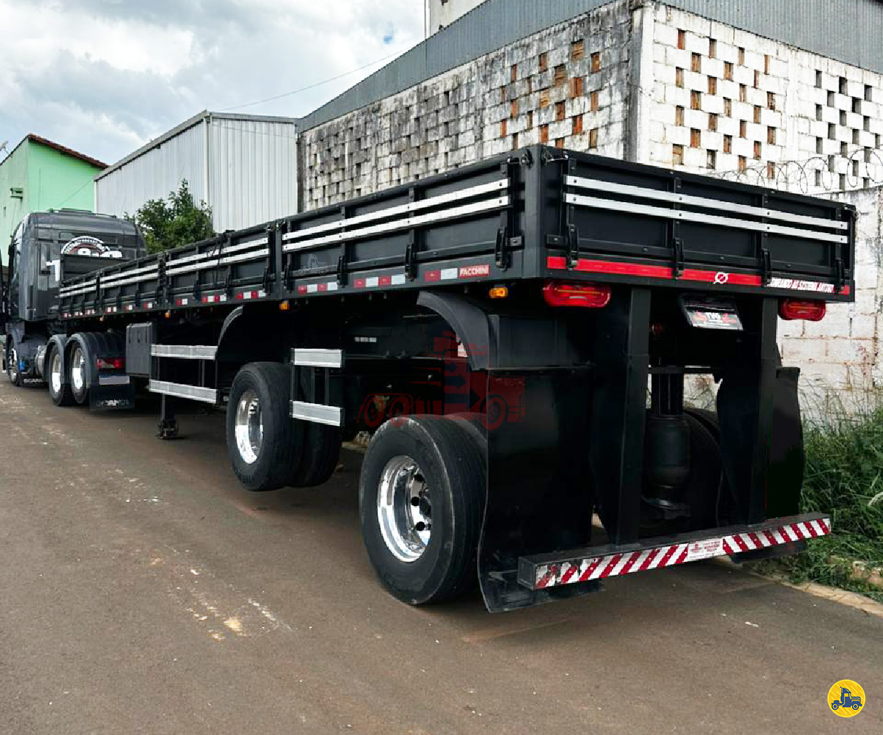 CARRETA SEMI-REBOQUE CARGA SECA TVG Caminhões GUARULHOS SÃO PAULO SP