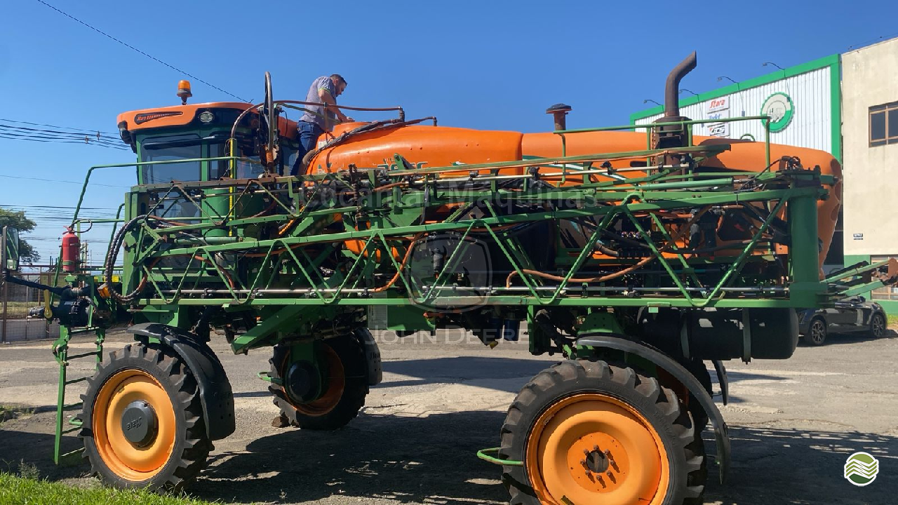PULVERIZADOR STARA IMPERADOR 2650 Tração 4x4 Cocamar Máquinas - John Deere - Matriz MARINGA PARANÁ PR