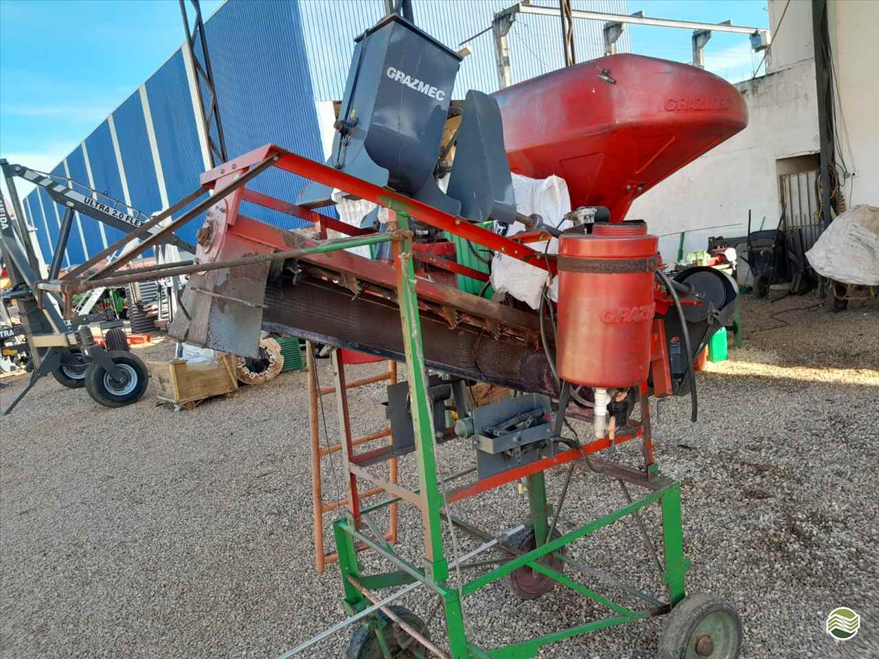 IMPLEMENTOS AGRICOLAS TRATADOR DE SEMENTES TRATADOR DE SEMENTES Primavera Máquinas Usadas PRIMAVERA DO LESTE MATO GROSSO MT