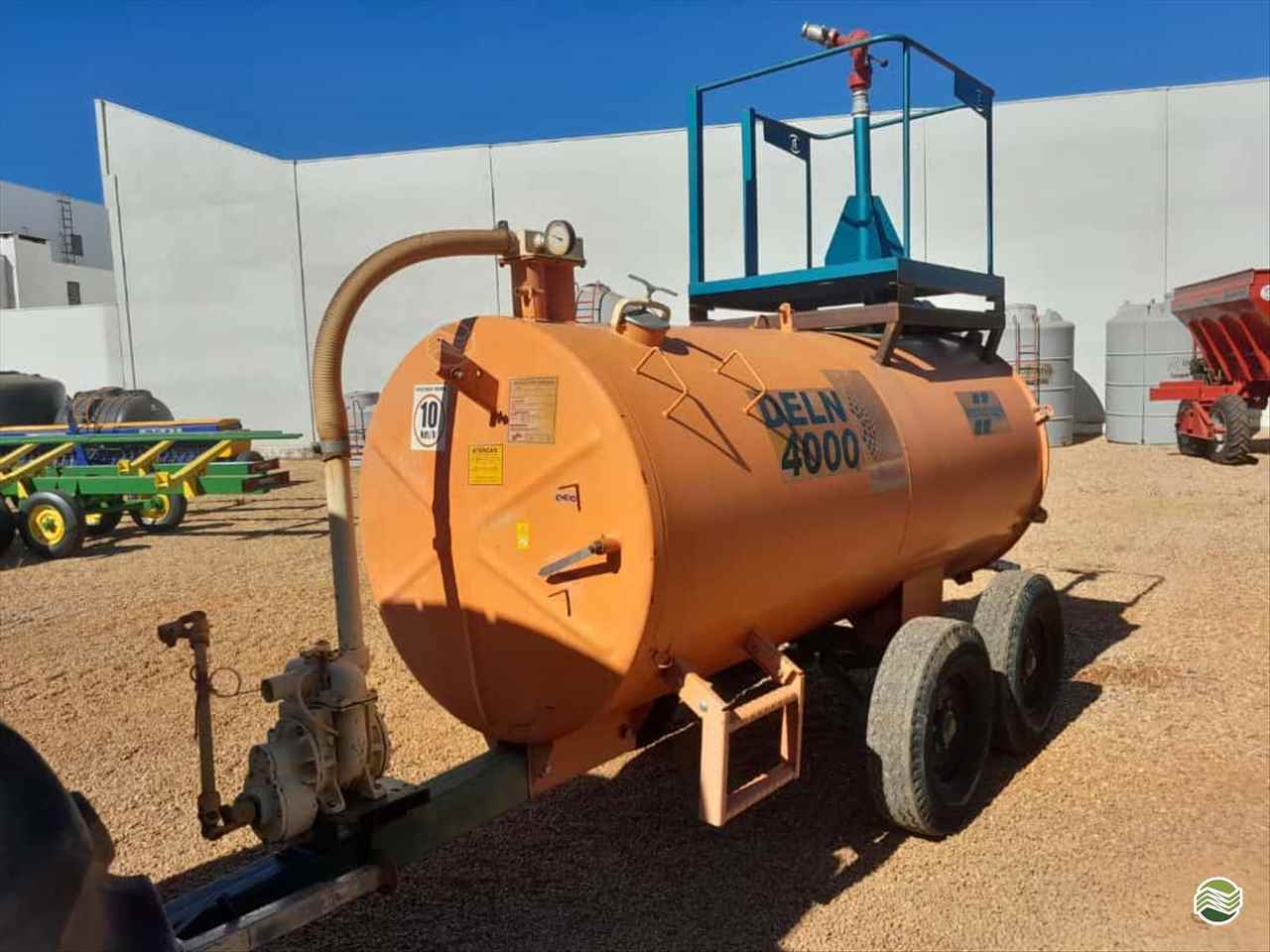 IMPLEMENTOS AGRICOLAS CARRETA TANQUE TANQUE 4000 LITROS Primavera Máquinas Usadas PRIMAVERA DO LESTE MATO GROSSO MT