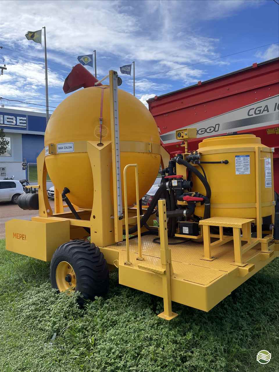 IMPLEMENTOS AGRICOLAS CARRETA CALDA PRONTA CARRETA 3.300 L Primavera Máquinas Usadas PRIMAVERA DO LESTE MATO GROSSO MT
