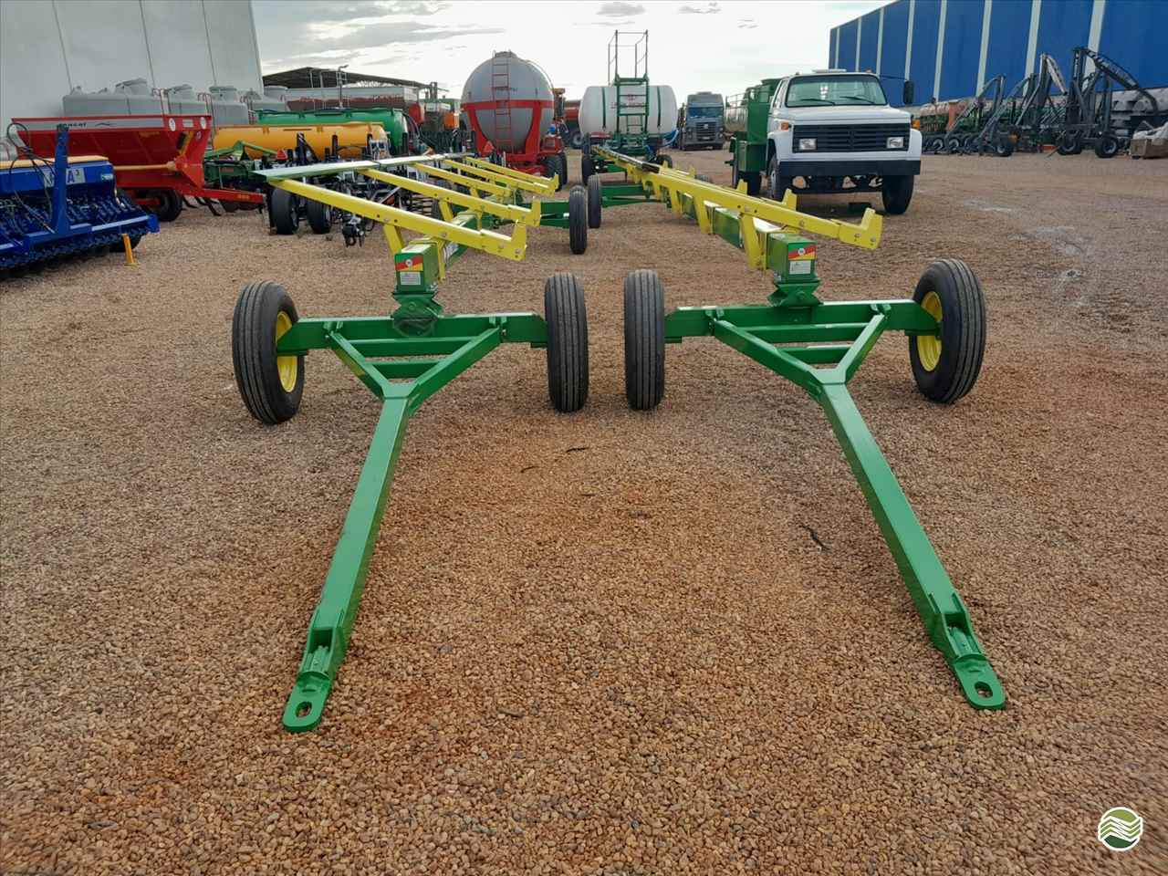 IMPLEMENTOS AGRICOLAS CARRETA TRANSPORTE PLATAFORMA DE TRANSPORTE Primavera Máquinas Usadas PRIMAVERA DO LESTE MATO GROSSO MT