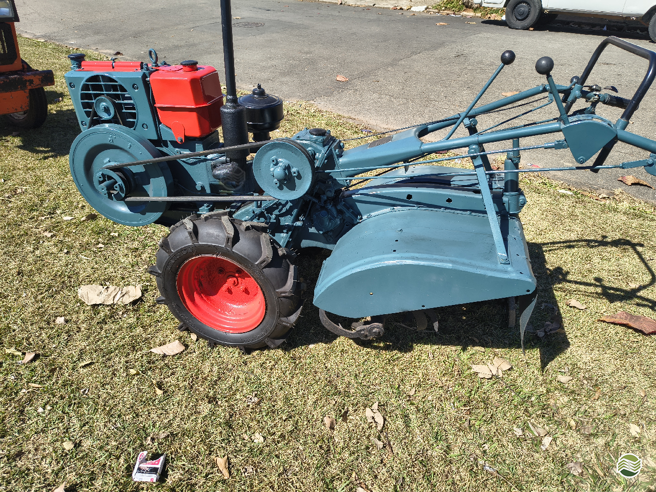 MICRO TRATOR TOBATA TOBATA KR-80 Grandim Máquinas Agrícolas CAMPINAS SÃO PAULO SP
