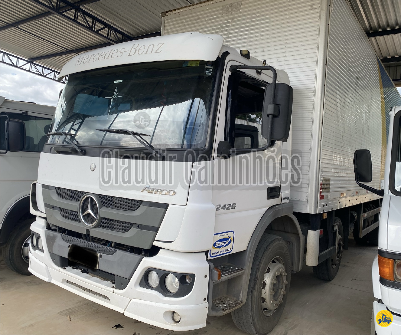 CAMINHAO MERCEDES-BENZ MB 2426 Baú Furgão BiTruck 8x2 Claudir Caminhões ANDRADAS MINAS GERAIS MG