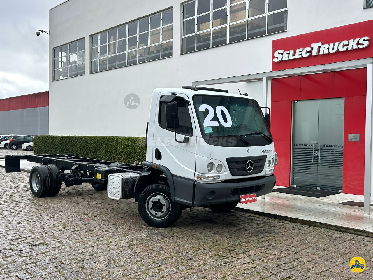 CAMINHAO MERCEDES-BENZ MB 1016 Chassis 3/4 4x2 SelecTrucks -  Curitiba PR SAO JOSE DOS PINHAIS PARANÁ PR