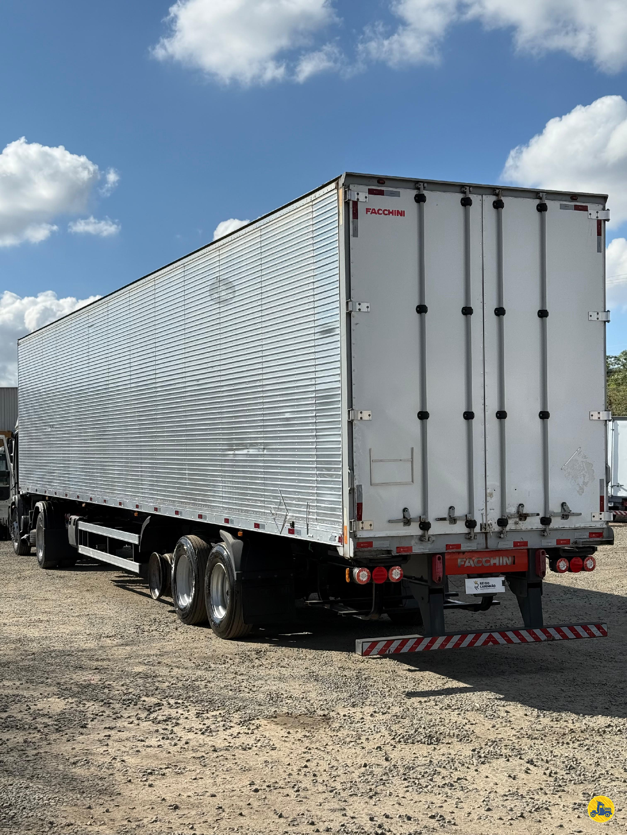 CARRETA SEMI-REBOQUE BAU FURGÃO Rei do Caminhão SUMARE SÃO PAULO SP