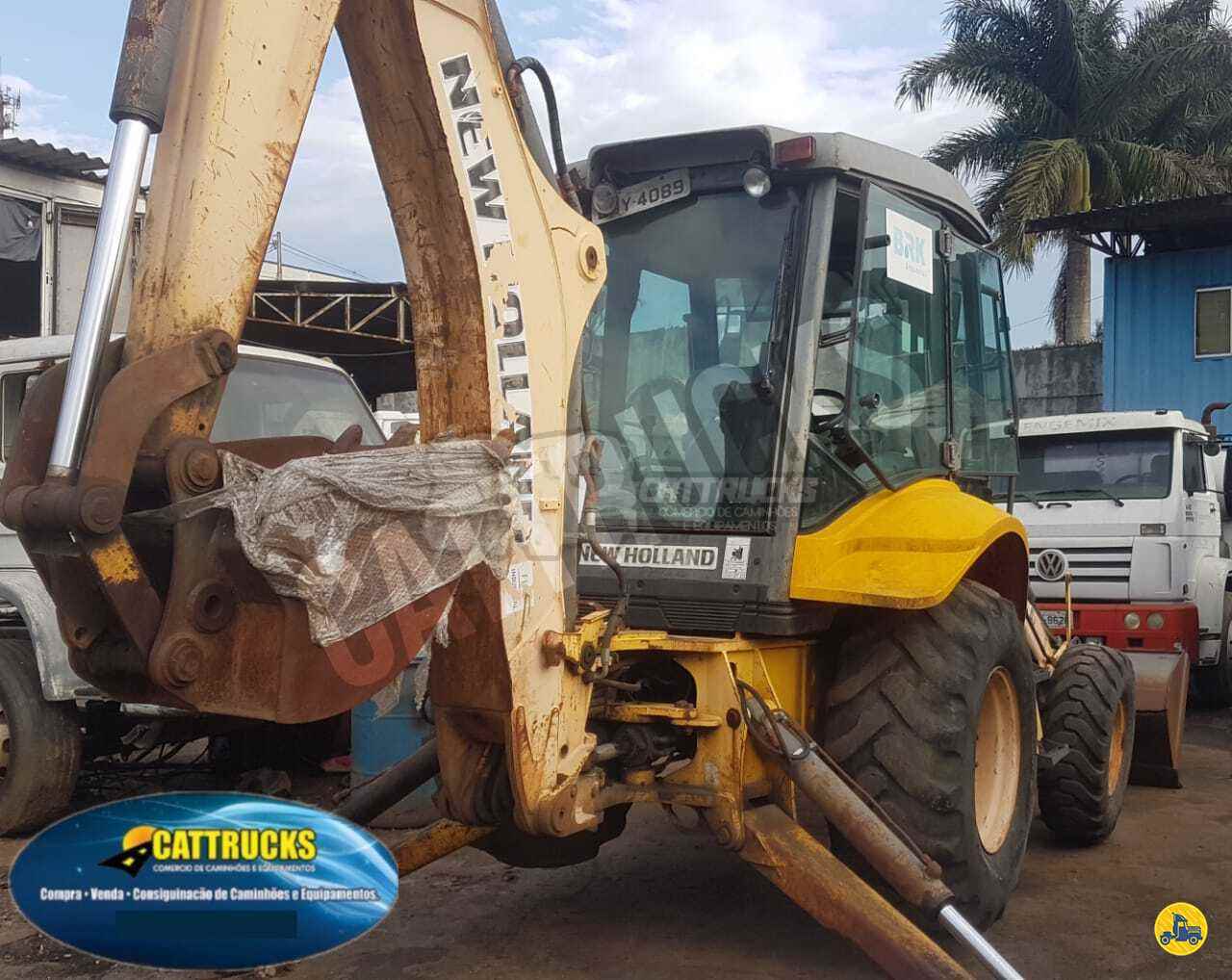 RETRO ESCAVADEIRA NEW HOLLAND B95B Tração 4x4 Cattrucks ARUJA SÃO PAULO SP