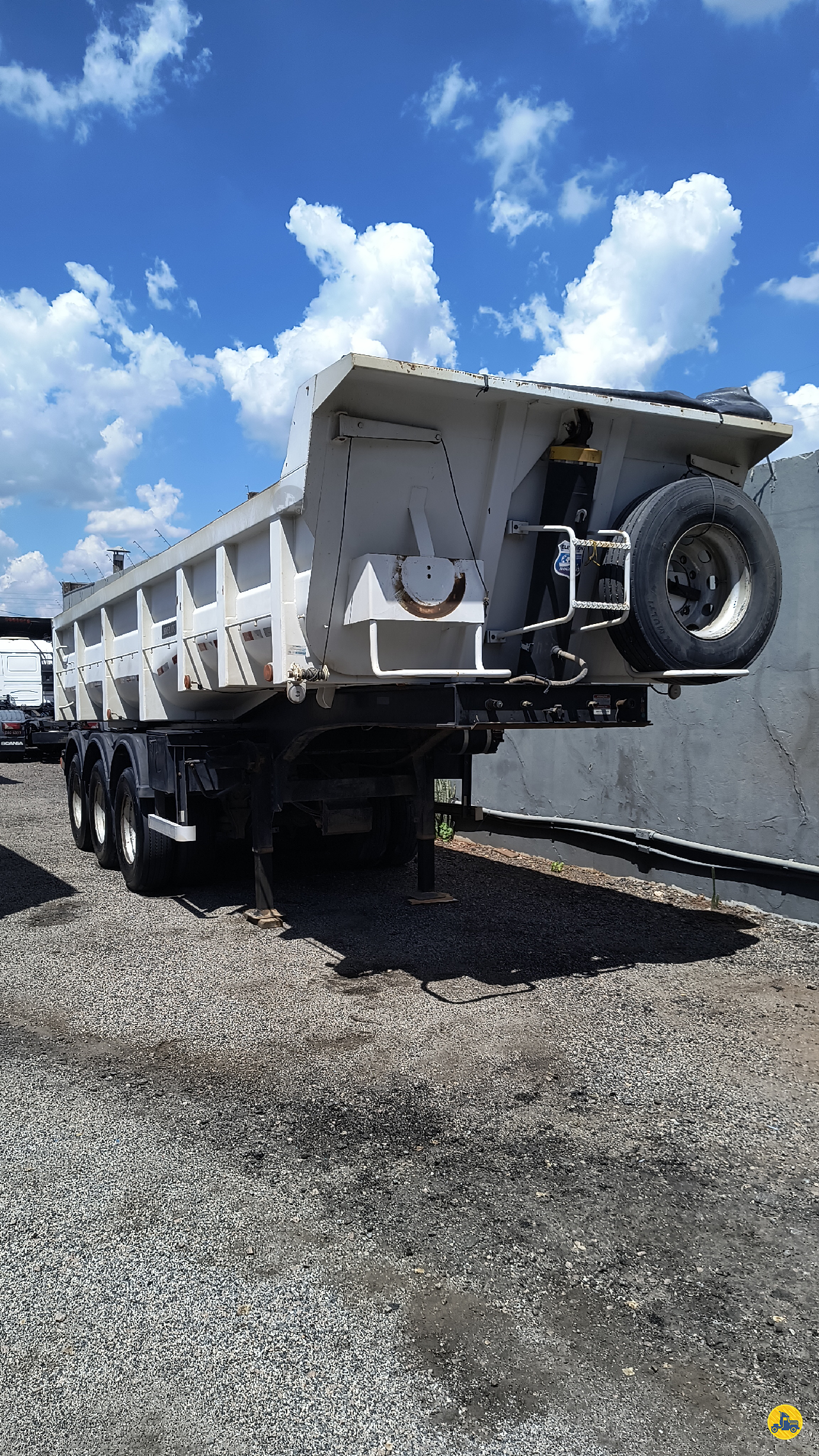 CARRETA SEMI-REBOQUE BASCULANTE