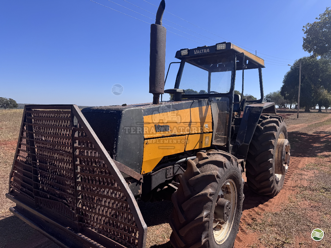 TRATOR VALTRA VALTRA 985 Tração 4x4 Terra Tratores Implementos ESTRELA DO NORTE SÃO PAULO SP
