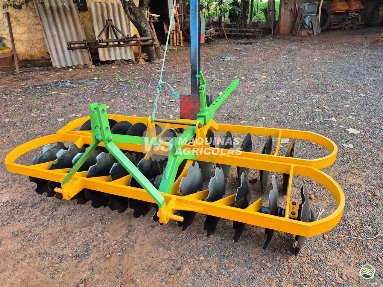 IMPLEMENTOS AGRICOLAS GRADE NIVELADORA NIVELADORA 24 DISCOS WS Máquinas Agrícolas SERTAOZINHO SÃO PAULO SP