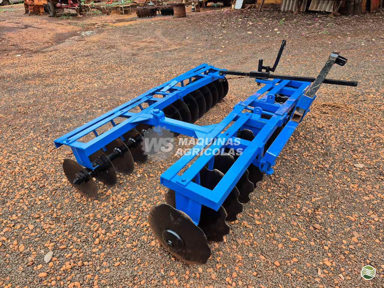 IMPLEMENTOS AGRICOLAS GRADE NIVELADORA NIVELADORA 28 DISCOS WS Máquinas Agrícolas SERTAOZINHO SÃO PAULO SP