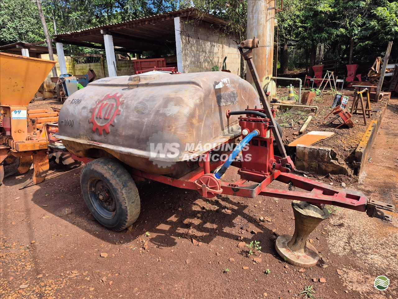 IMPLEMENTOS AGRICOLAS CARRETA TANQUE TANQUE 2000 LITROS WS Máquinas Agrícolas SERTAOZINHO SÃO PAULO SP