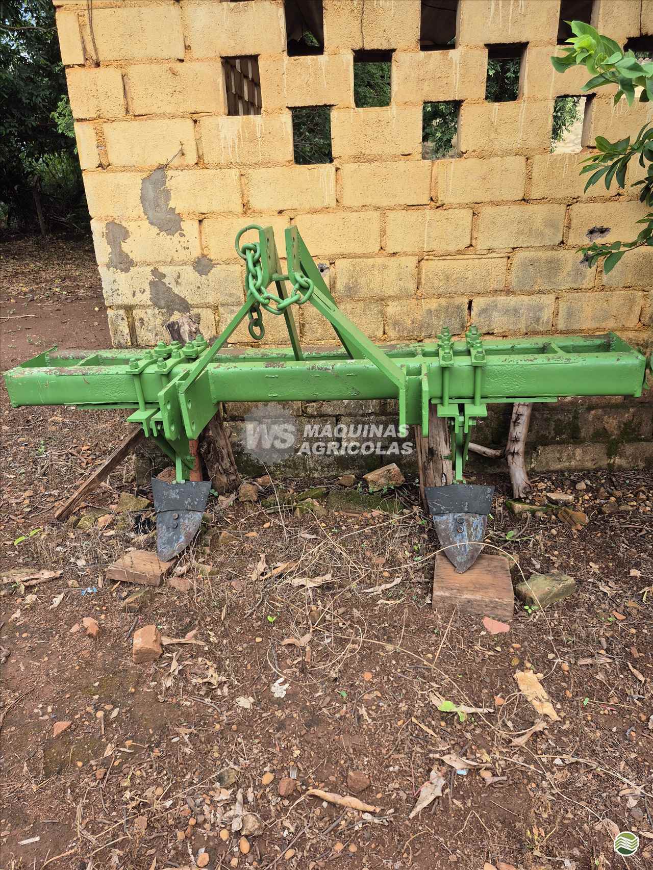 IMPLEMENTOS AGRICOLAS CULTIVADOR 2 LINHAS WS Máquinas Agrícolas SERTAOZINHO SÃO PAULO SP