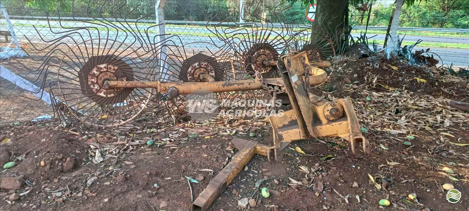 IMPLEMENTOS AGRICOLAS ENLEIRADOR ENLEIRADOR DE PALHA WS Máquinas Agrícolas SERTAOZINHO SÃO PAULO SP