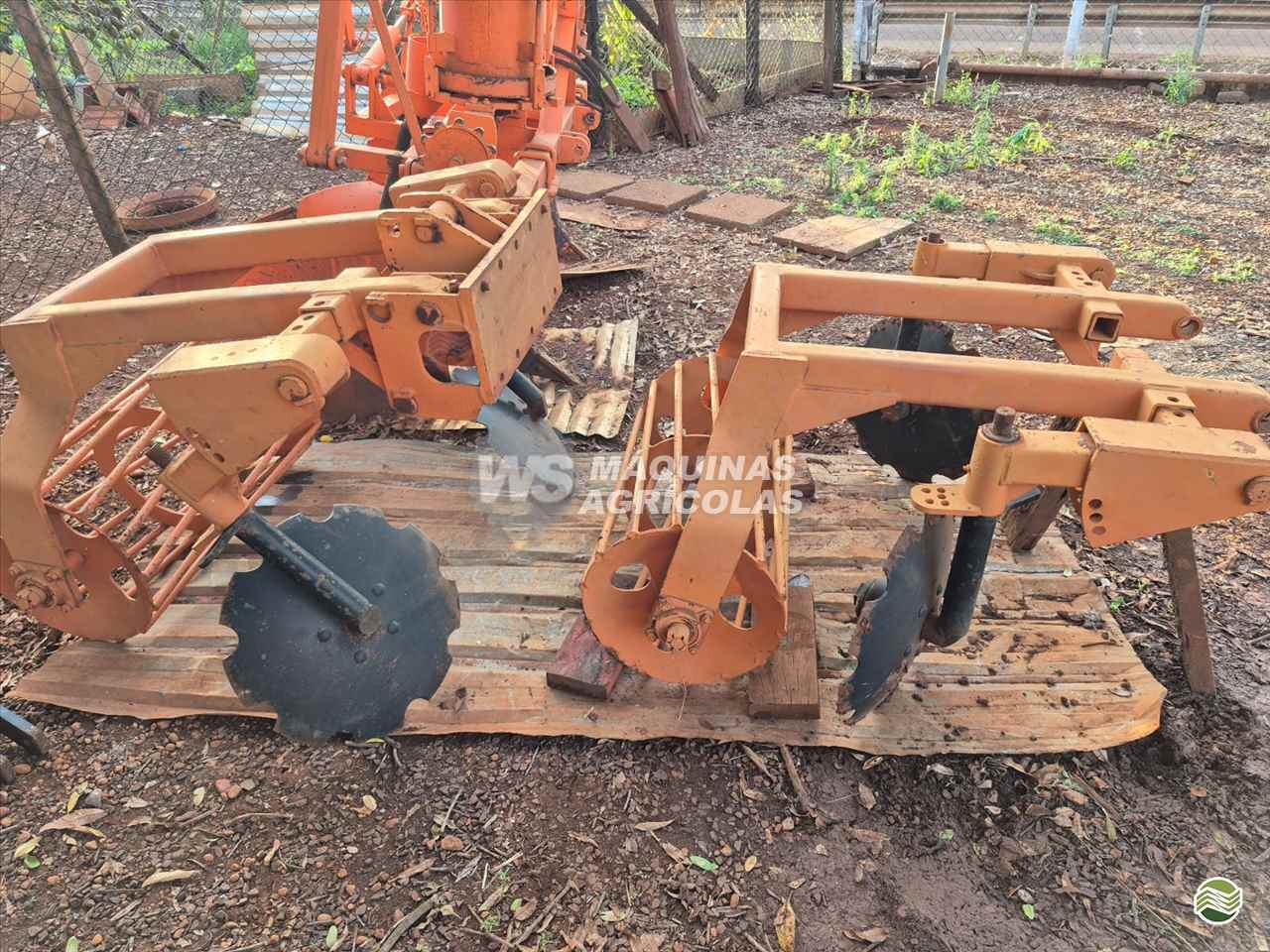 IMPLEMENTOS AGRICOLAS CULTIVADOR 2 LINHAS WS Máquinas Agrícolas SERTAOZINHO SÃO PAULO SP