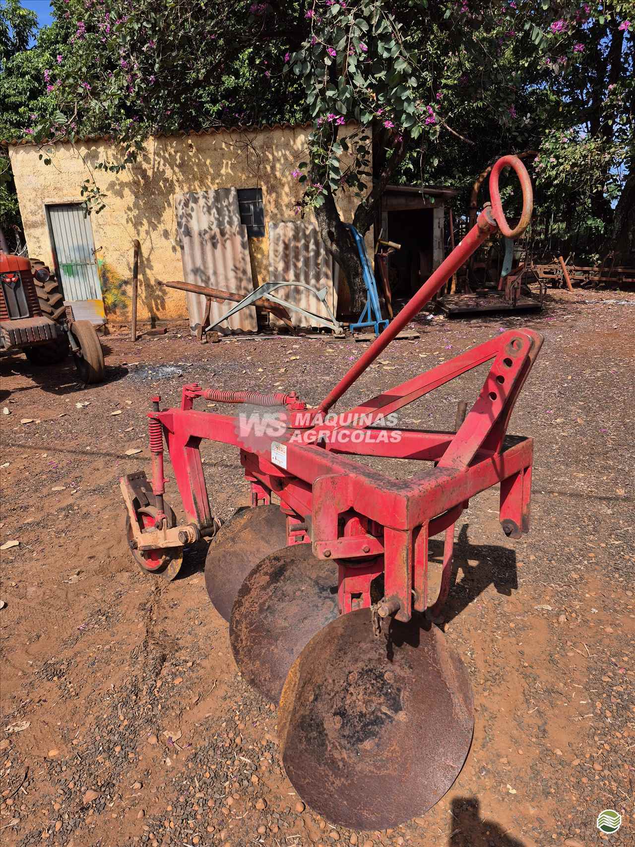 IMPLEMENTOS AGRICOLAS ARADO 3 DISCOS REVERSÍVEL WS Máquinas Agrícolas SERTAOZINHO SÃO PAULO SP