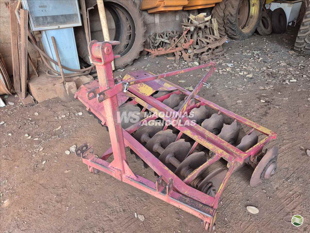 IMPLEMENTOS AGRICOLAS GRADE NIVELADORA NIVELADORA 24 DISCOS WS Máquinas Agrícolas SERTAOZINHO SÃO PAULO SP