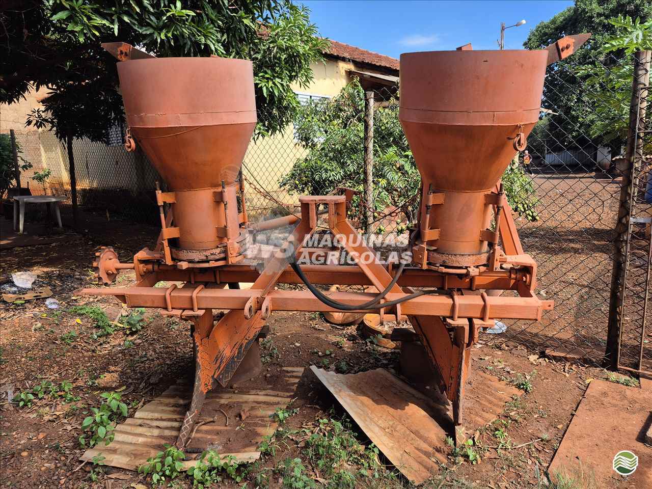 IMPLEMENTOS AGRICOLAS SULCADOR 2 LINHAS ADUBADOR WS Máquinas Agrícolas SERTAOZINHO SÃO PAULO SP
