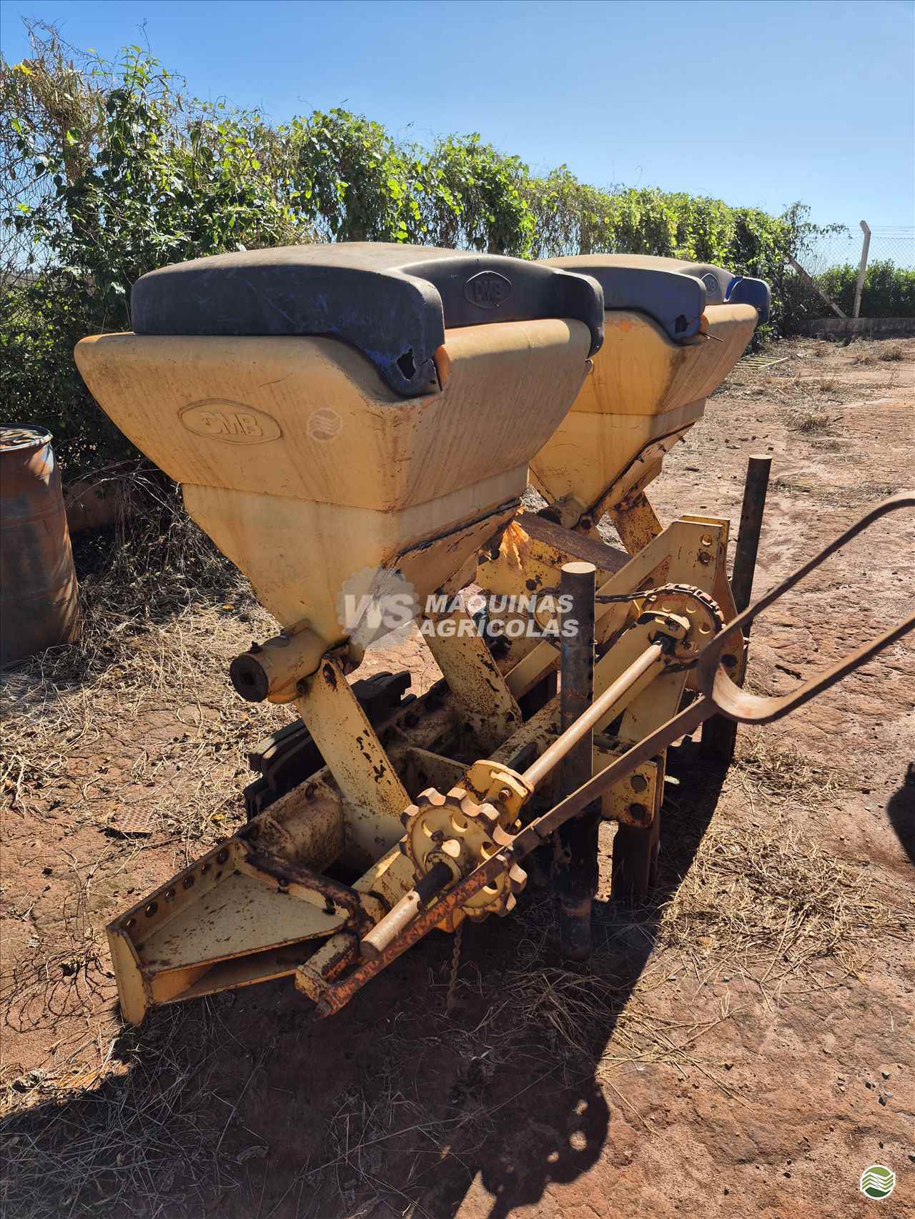 IMPLEMENTOS AGRICOLAS CULTIVADOR 2 LINHAS ADUBADOR WS Máquinas Agrícolas SERTAOZINHO SÃO PAULO SP
