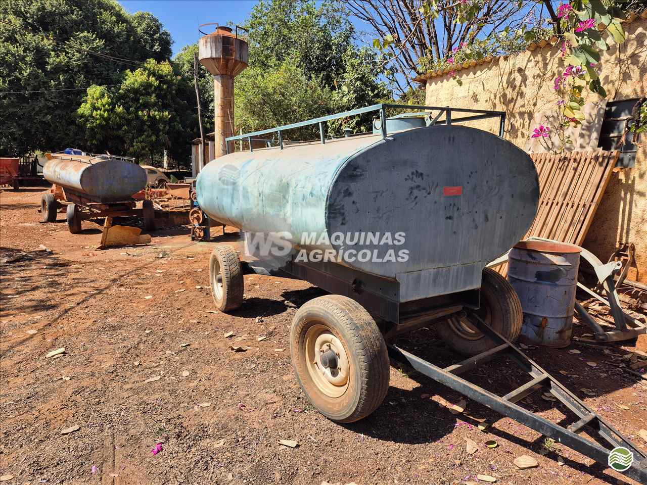 IMPLEMENTOS AGRICOLAS CARRETA TANQUE TANQUE 4000 LITROS WS Máquinas Agrícolas SERTAOZINHO SÃO PAULO SP