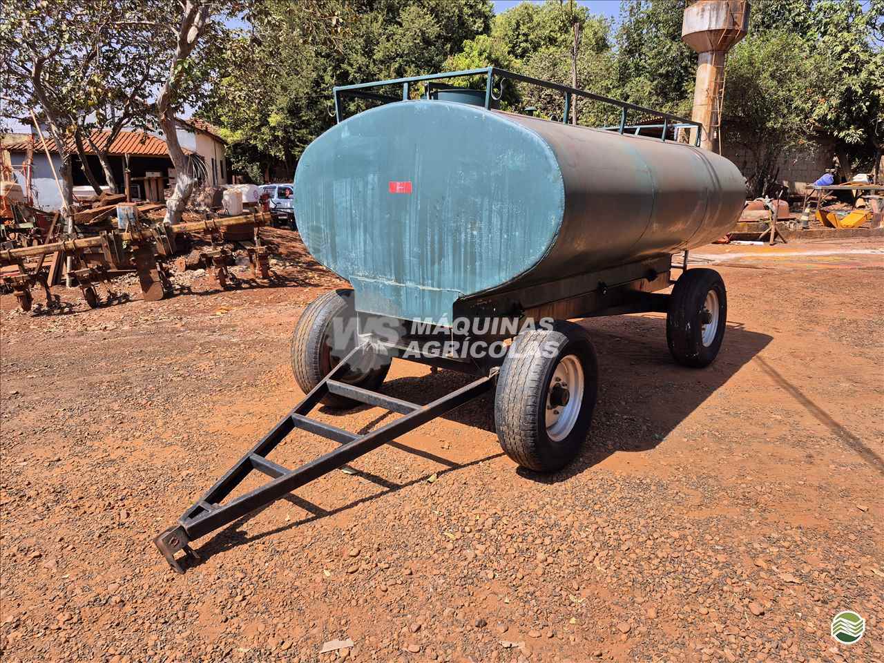 IMPLEMENTOS AGRICOLAS CARRETA TANQUE TANQUE 4000 LITROS WS Máquinas Agrícolas SERTAOZINHO SÃO PAULO SP