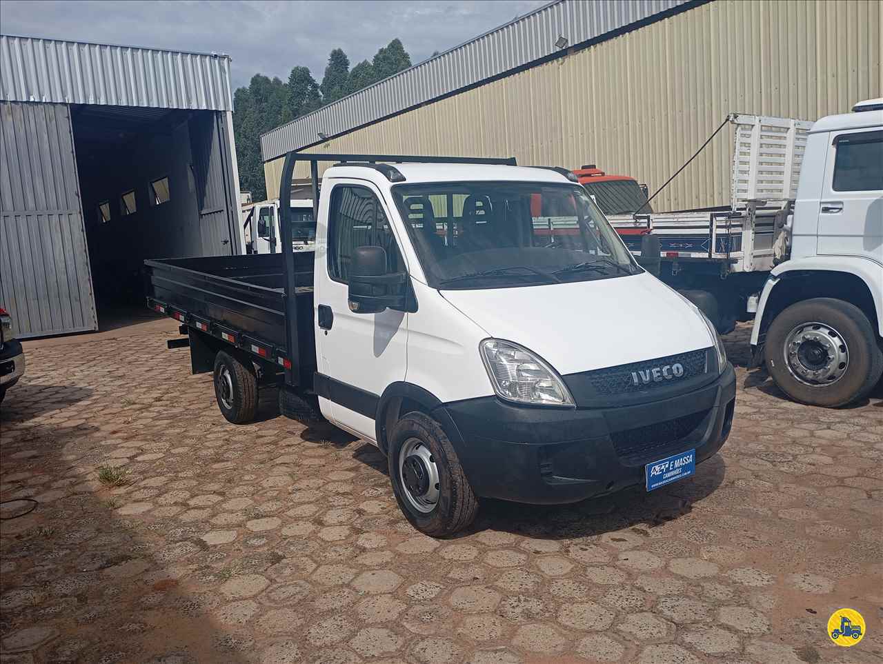 CAMINHAO IVECO DAILY 35s14 Carga Seca 3/4 4x2 Massa Caminhões SAO MANUEL SÃO PAULO SP